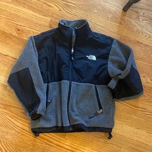 youth medium north face fleece. smoke free home